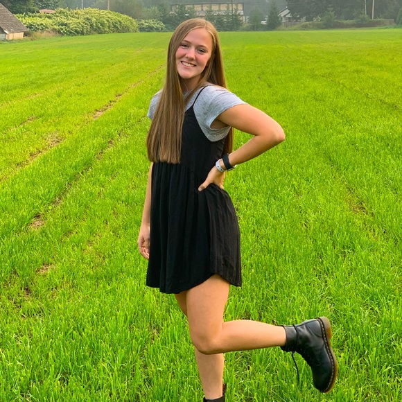 Meet your Posher, Paige - Picture 1 of 4